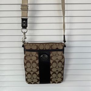 Coach monogame Crossbody Purse